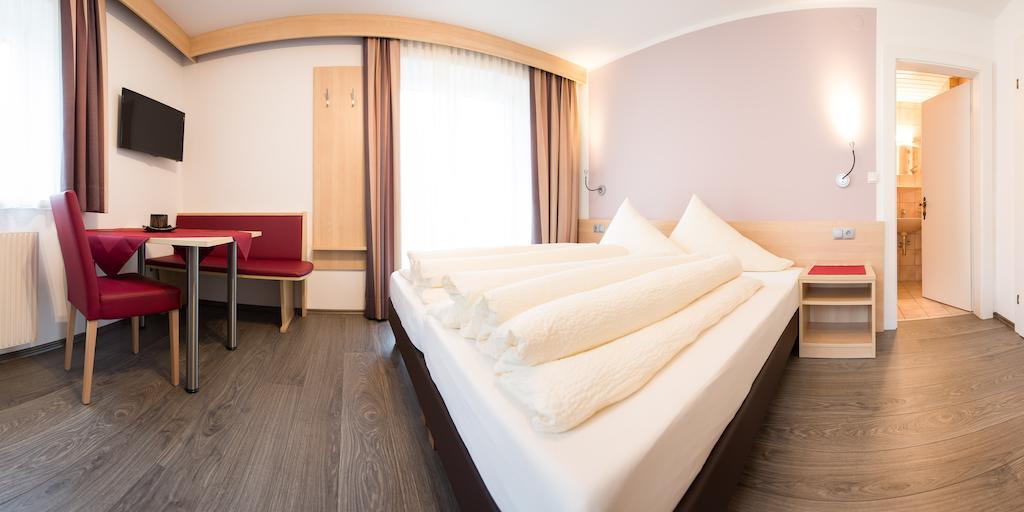 Pension Roasthof Neustift im Stubaital Habitación foto
